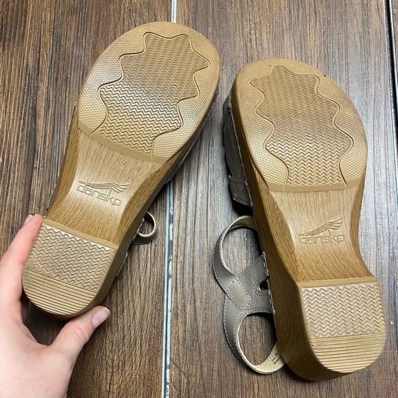 Dansko Women's Brown Leather Slingback Heel Sandals - Picture 5 of 7